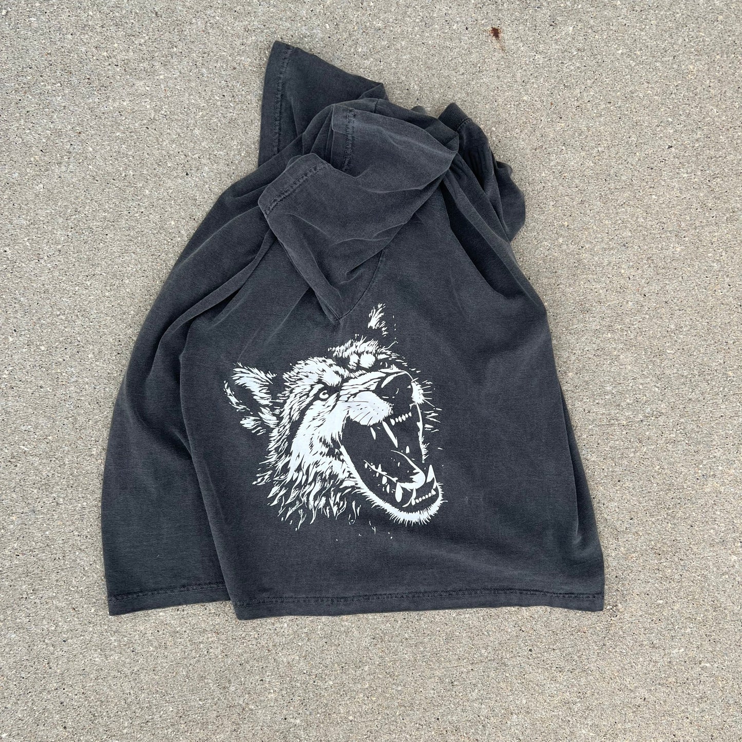 WOLF DROP SHOULDER TEE